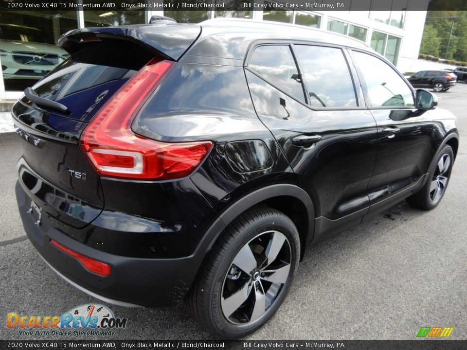 2020 Volvo XC40 T5 Momentum AWD Onyx Black Metallic / Blond/Charcoal Photo #2
