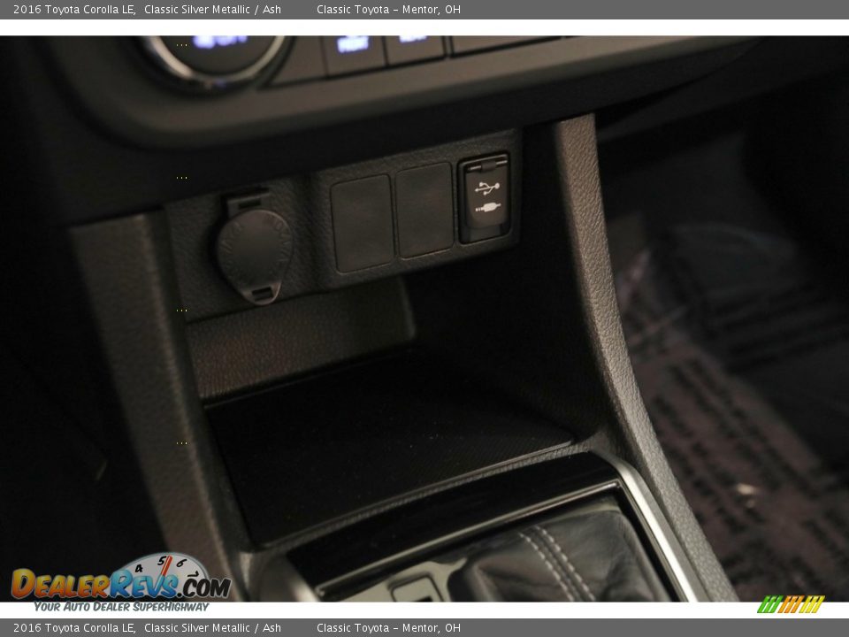2016 Toyota Corolla LE Classic Silver Metallic / Ash Photo #13