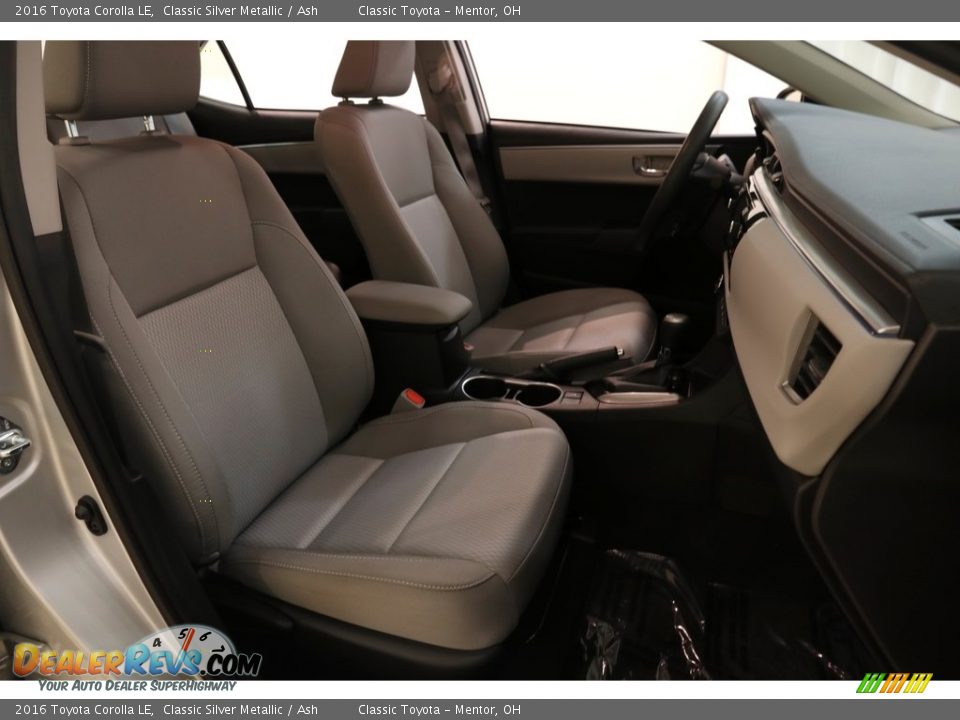 2016 Toyota Corolla LE Classic Silver Metallic / Ash Photo #14