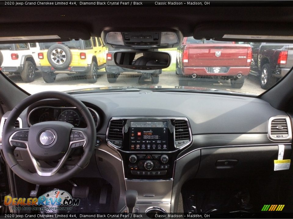 Dashboard of 2020 Jeep Grand Cherokee Limited 4x4 Photo #13