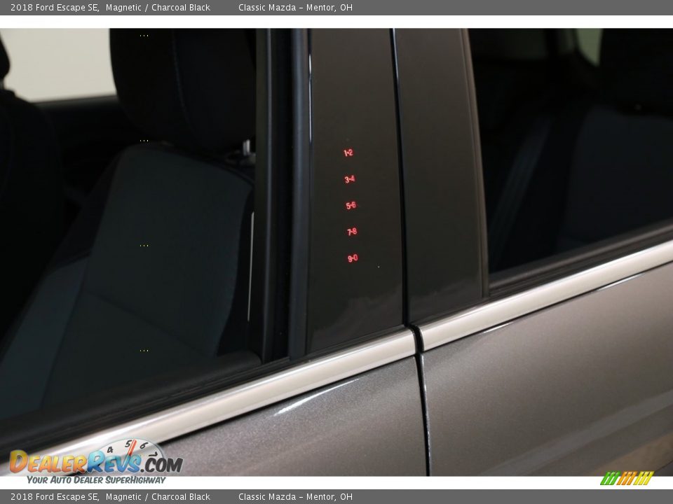 2018 Ford Escape SE Magnetic / Charcoal Black Photo #4
