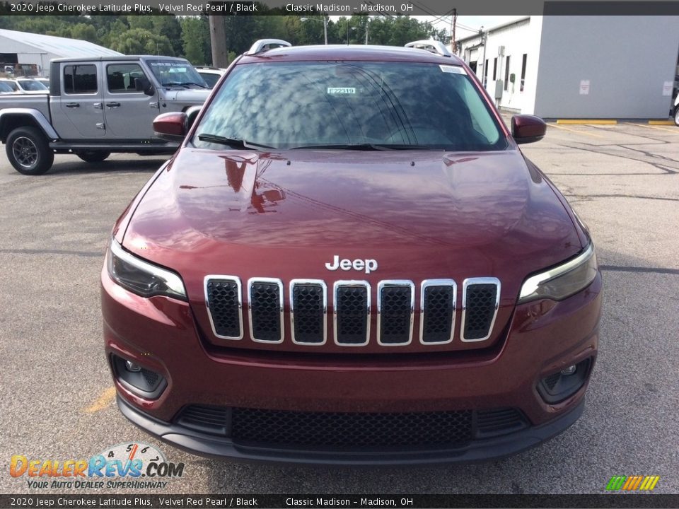 2020 Jeep Cherokee Latitude Plus Velvet Red Pearl / Black Photo #4