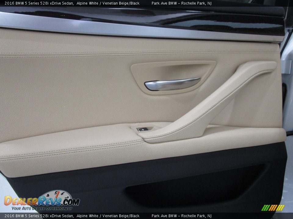 2016 BMW 5 Series 528i xDrive Sedan Alpine White / Venetian Beige/Black Photo #10
