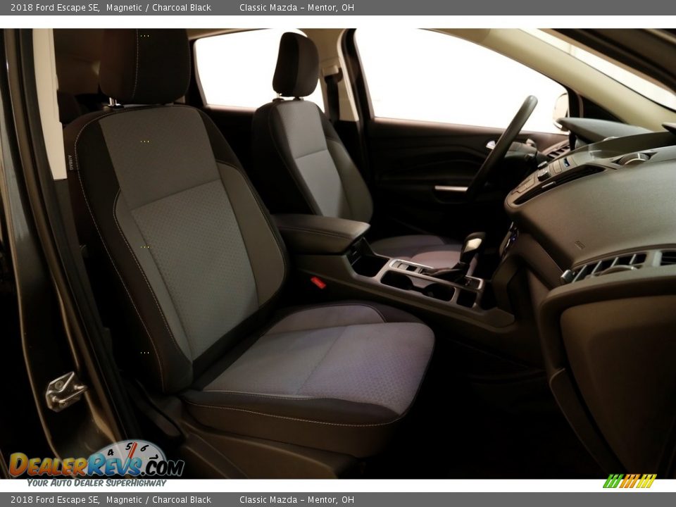 2018 Ford Escape SE Magnetic / Charcoal Black Photo #18