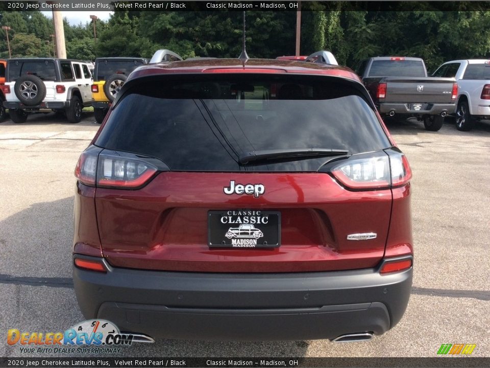 2020 Jeep Cherokee Latitude Plus Velvet Red Pearl / Black Photo #8