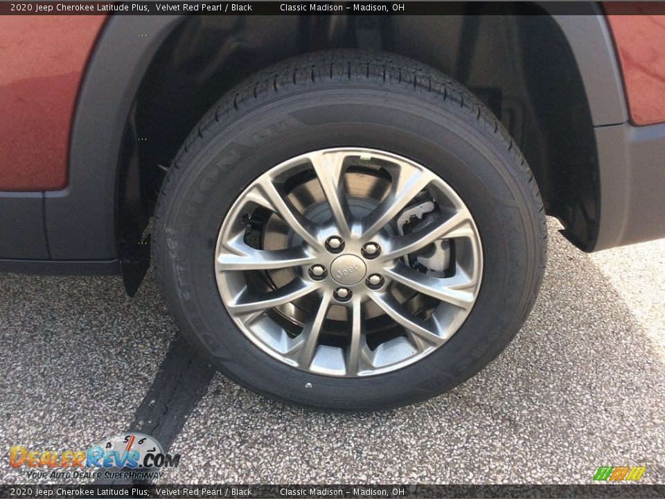 2020 Jeep Cherokee Latitude Plus Velvet Red Pearl / Black Photo #9