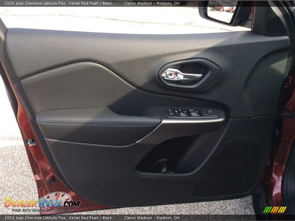 2020 Jeep Cherokee Latitude Plus Velvet Red Pearl / Black Photo #10