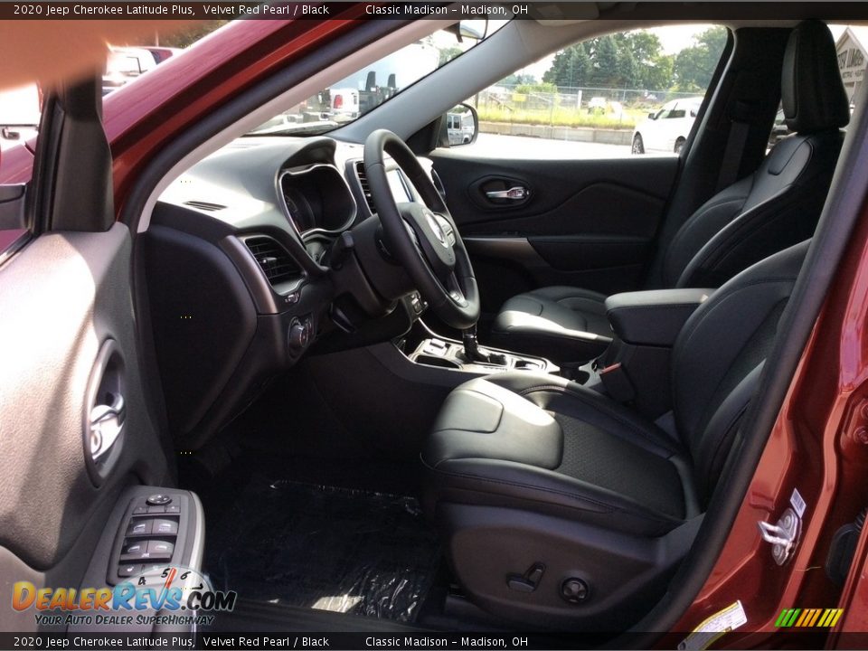 2020 Jeep Cherokee Latitude Plus Velvet Red Pearl / Black Photo #11