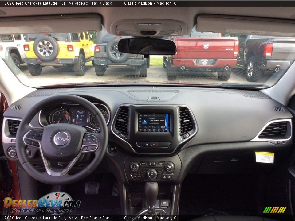 2020 Jeep Cherokee Latitude Plus Velvet Red Pearl / Black Photo #12
