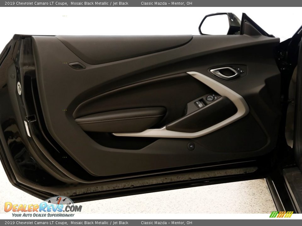 Door Panel of 2019 Chevrolet Camaro LT Coupe Photo #4