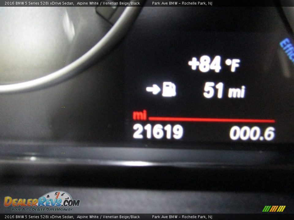 2016 BMW 5 Series 528i xDrive Sedan Alpine White / Venetian Beige/Black Photo #24