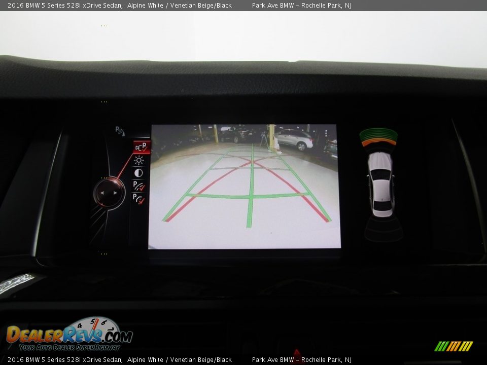 2016 BMW 5 Series 528i xDrive Sedan Alpine White / Venetian Beige/Black Photo #26