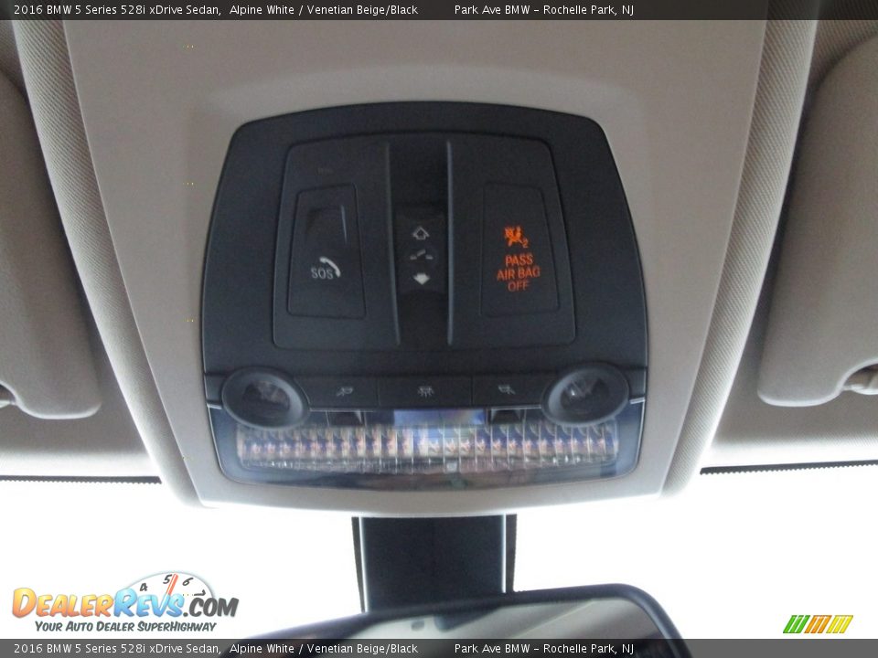 2016 BMW 5 Series 528i xDrive Sedan Alpine White / Venetian Beige/Black Photo #27