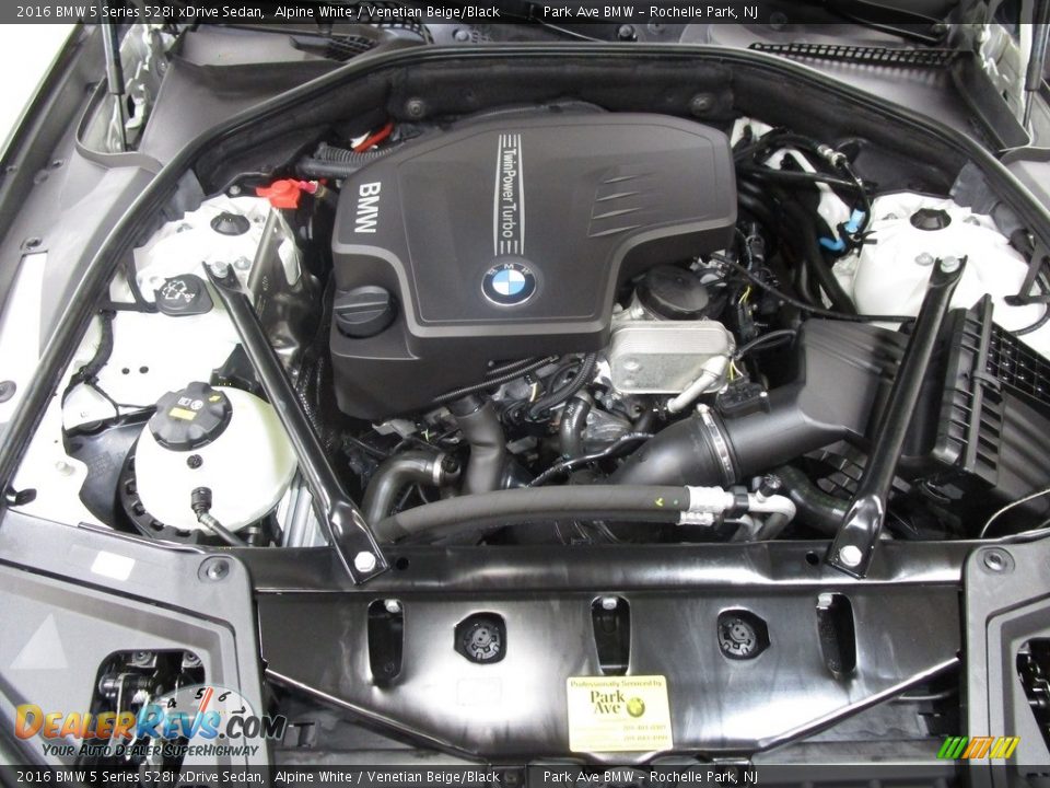 2016 BMW 5 Series 528i xDrive Sedan Alpine White / Venetian Beige/Black Photo #30