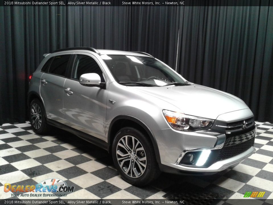 Front 3/4 View of 2018 Mitsubishi Outlander Sport SEL Photo #4