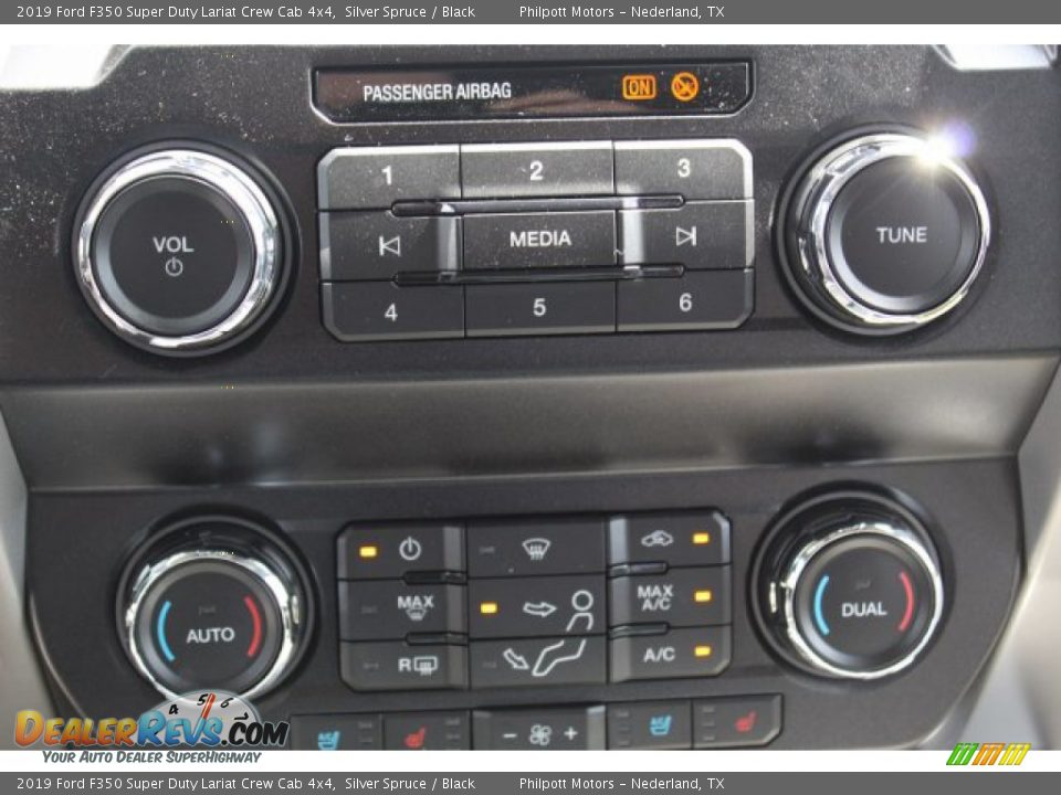 2019 Ford F350 Super Duty Lariat Crew Cab 4x4 Silver Spruce / Black Photo #18