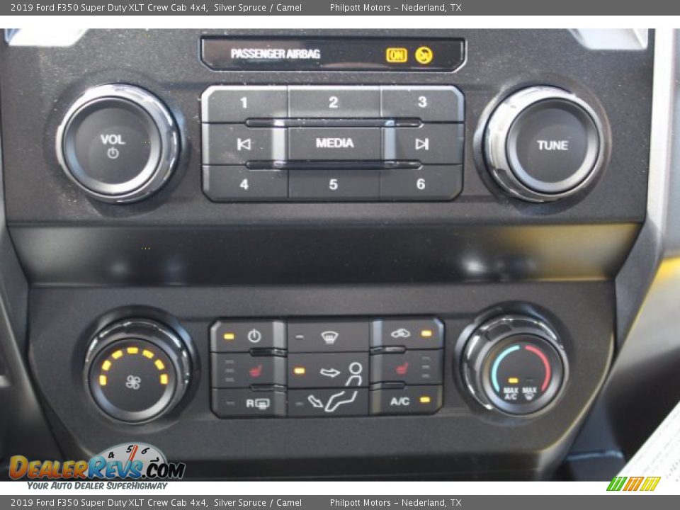 2019 Ford F350 Super Duty XLT Crew Cab 4x4 Silver Spruce / Camel Photo #18