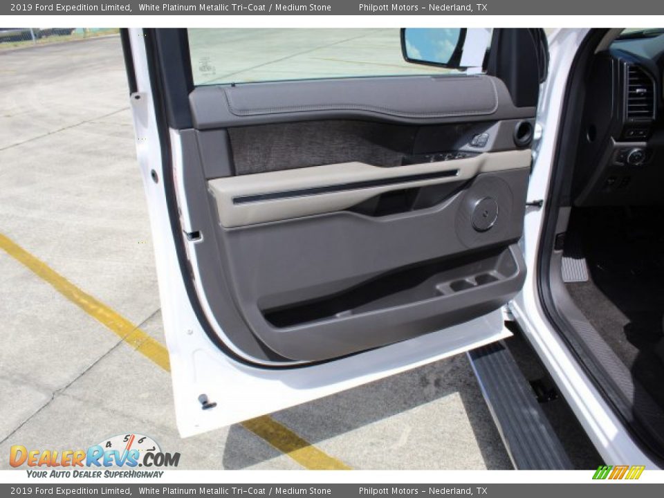 2019 Ford Expedition Limited White Platinum Metallic Tri-Coat / Medium Stone Photo #11