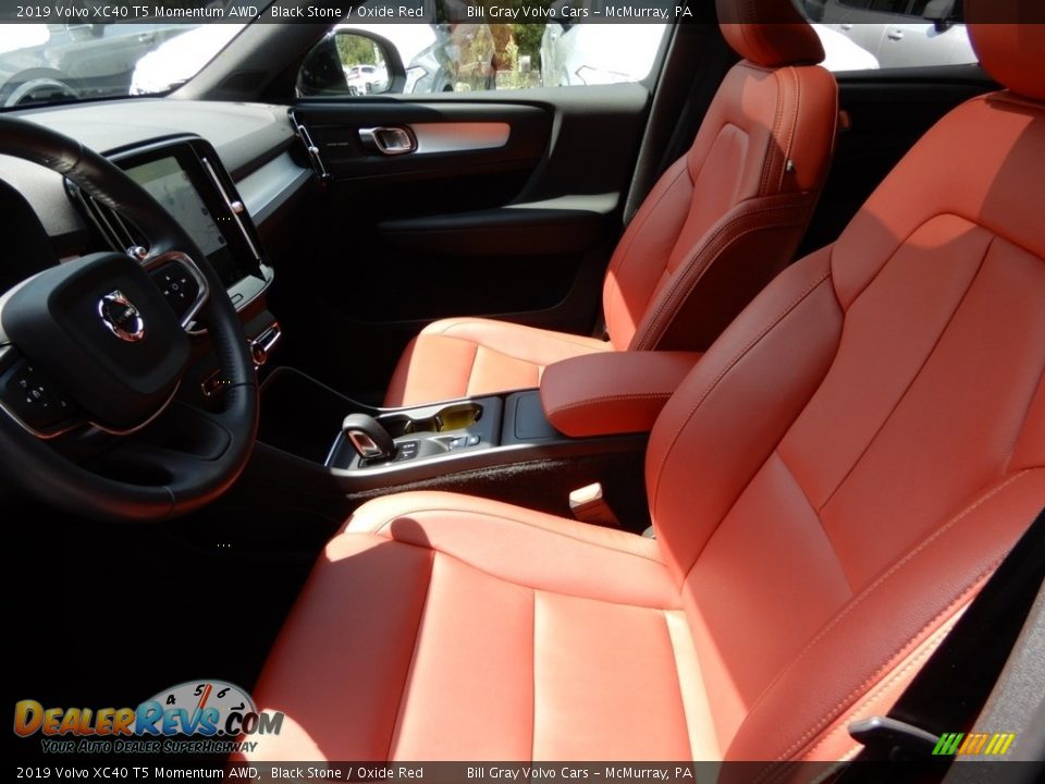 Front Seat of 2019 Volvo XC40 T5 Momentum AWD Photo #11