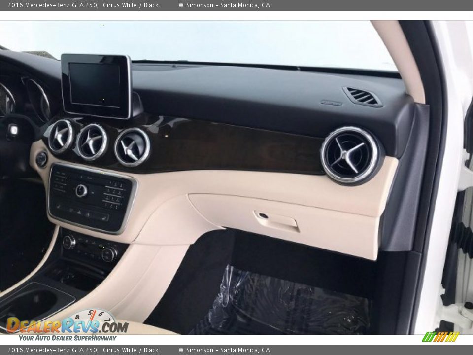 2016 Mercedes-Benz GLA 250 Cirrus White / Black Photo #28
