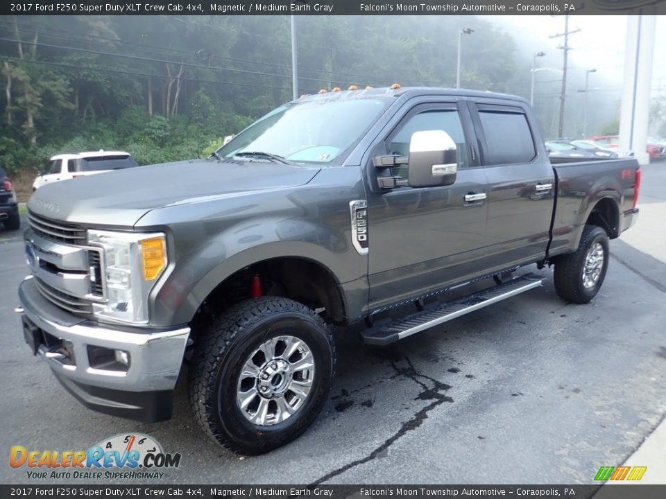 2017 Ford F250 Super Duty XLT Crew Cab 4x4 Magnetic / Medium Earth Gray Photo #6