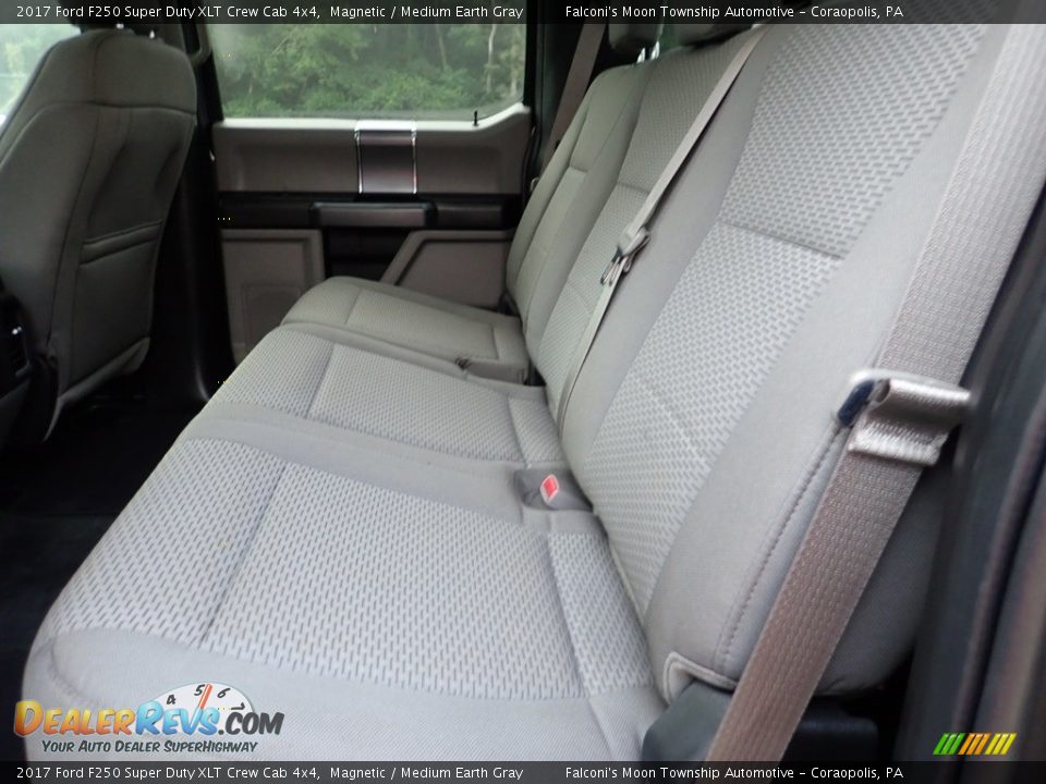2017 Ford F250 Super Duty XLT Crew Cab 4x4 Magnetic / Medium Earth Gray Photo #15