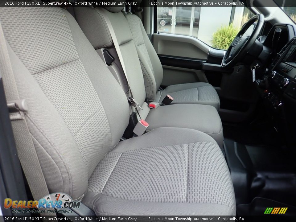 2016 Ford F150 XLT SuperCrew 4x4 Oxford White / Medium Earth Gray Photo #10