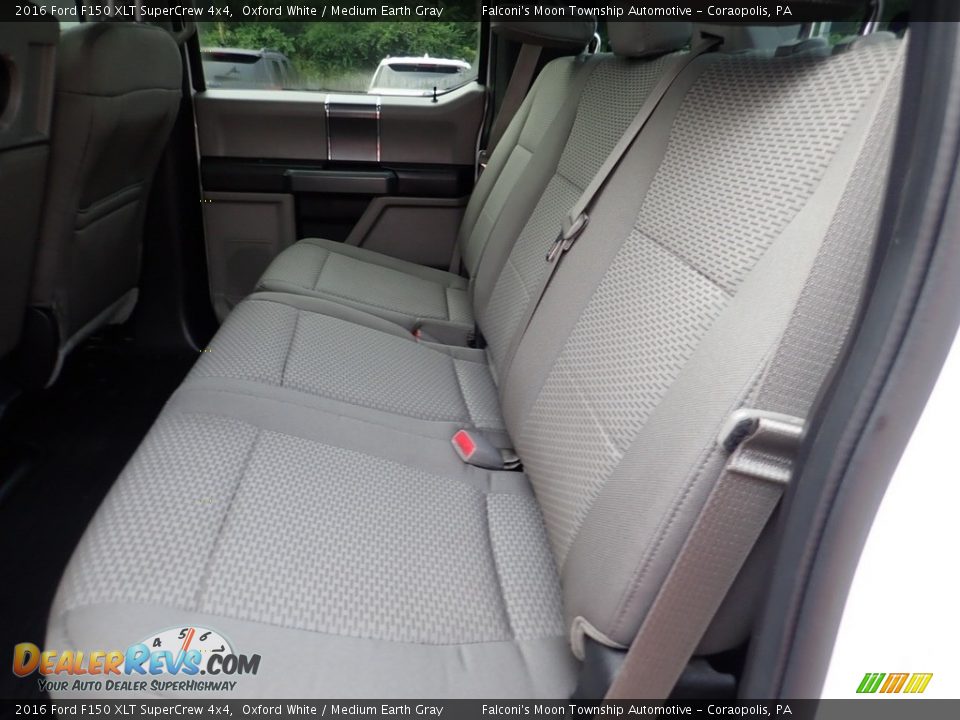2016 Ford F150 XLT SuperCrew 4x4 Oxford White / Medium Earth Gray Photo #16