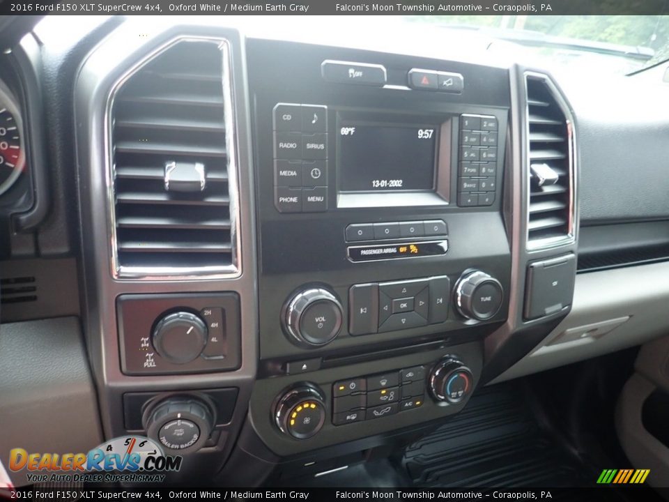 2016 Ford F150 XLT SuperCrew 4x4 Oxford White / Medium Earth Gray Photo #22