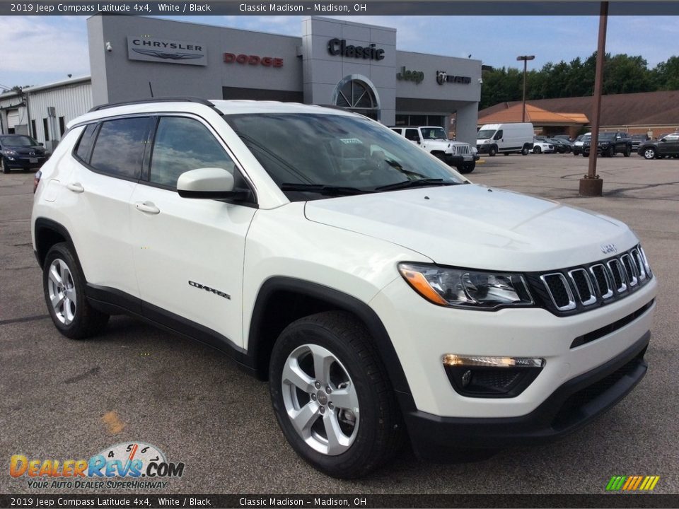 2019 Jeep Compass Latitude 4x4 White / Black Photo #1