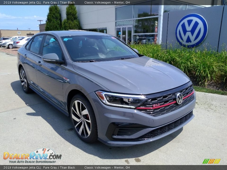 Front 3/4 View of 2019 Volkswagen Jetta GLI Photo #1