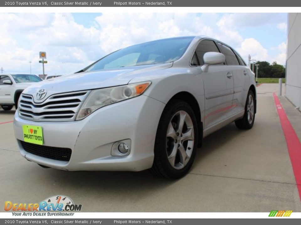 2010 Toyota Venza V6 Classic Silver Metallic / Ivory Photo #4