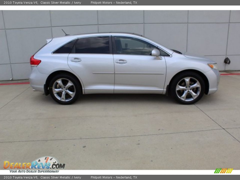 2010 Toyota Venza V6 Classic Silver Metallic / Ivory Photo #9