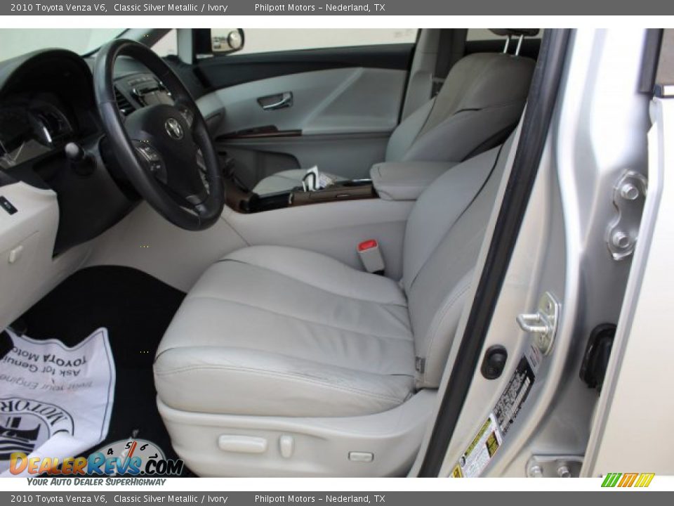 2010 Toyota Venza V6 Classic Silver Metallic / Ivory Photo #12