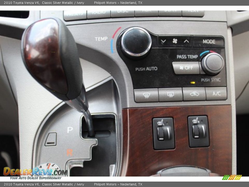 2010 Toyota Venza V6 Classic Silver Metallic / Ivory Photo #20