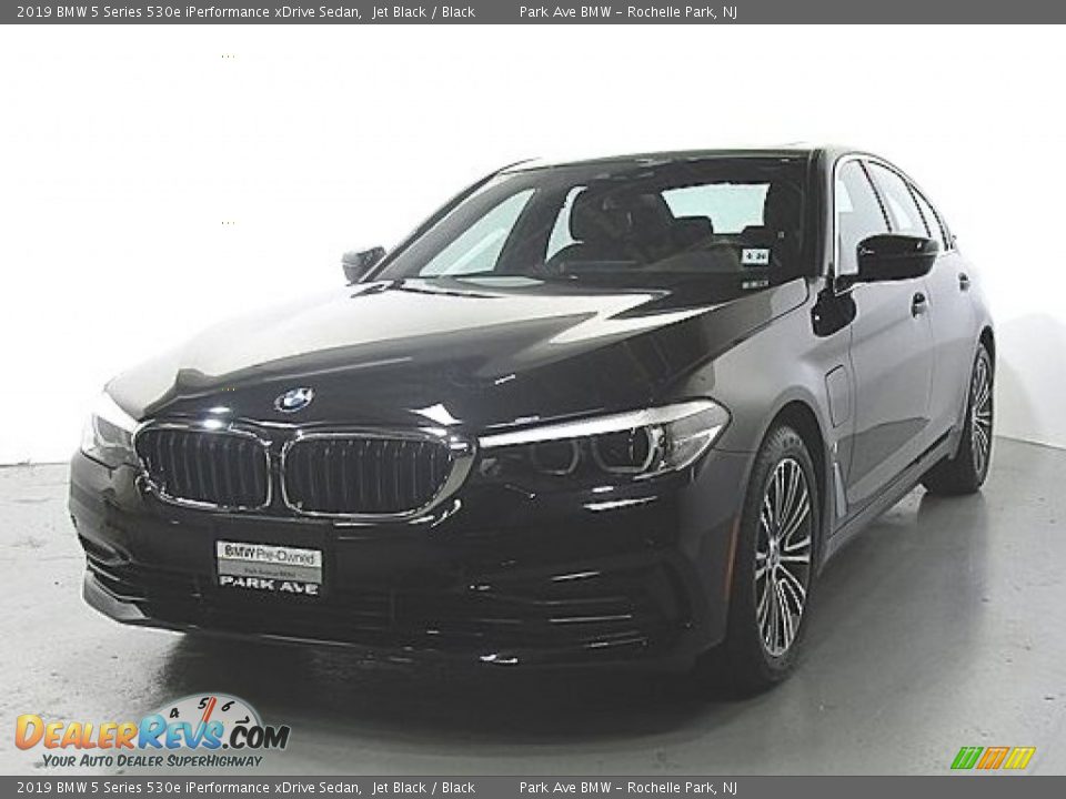 2019 BMW 5 Series 530e iPerformance xDrive Sedan Jet Black / Black Photo #1
