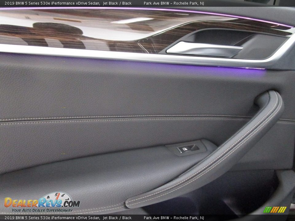 2019 BMW 5 Series 530e iPerformance xDrive Sedan Jet Black / Black Photo #10