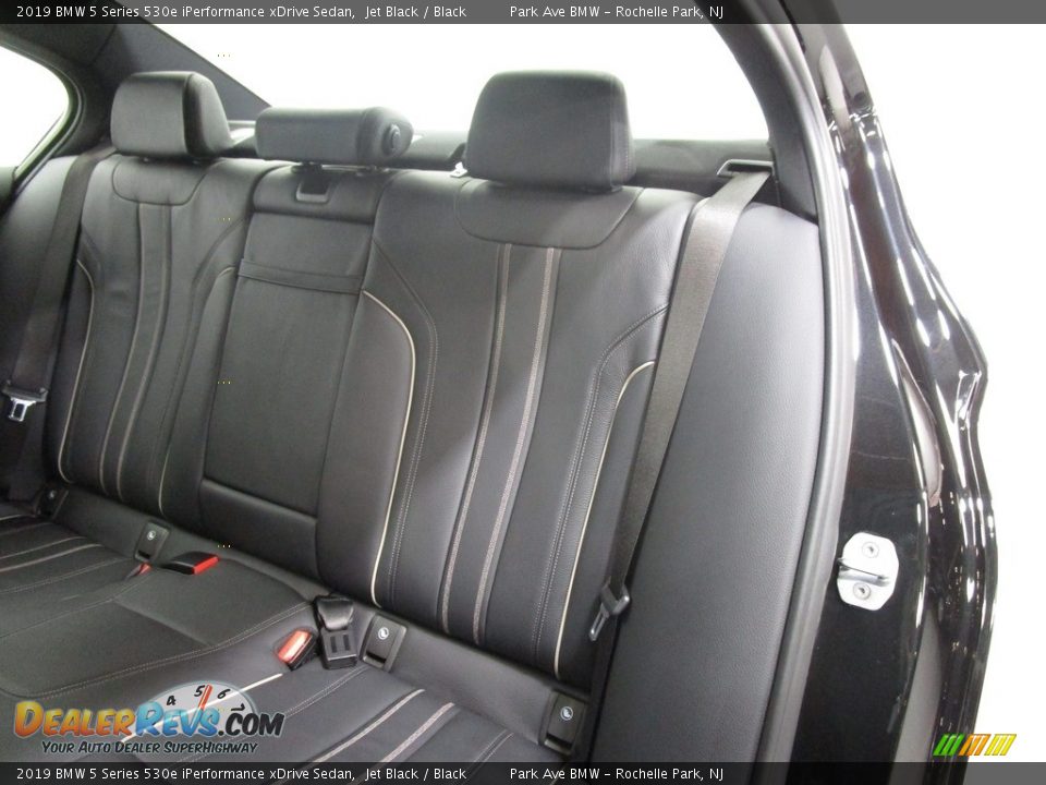 2019 BMW 5 Series 530e iPerformance xDrive Sedan Jet Black / Black Photo #11