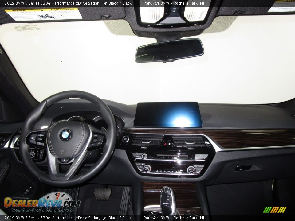 2019 BMW 5 Series 530e iPerformance xDrive Sedan Jet Black / Black Photo #22