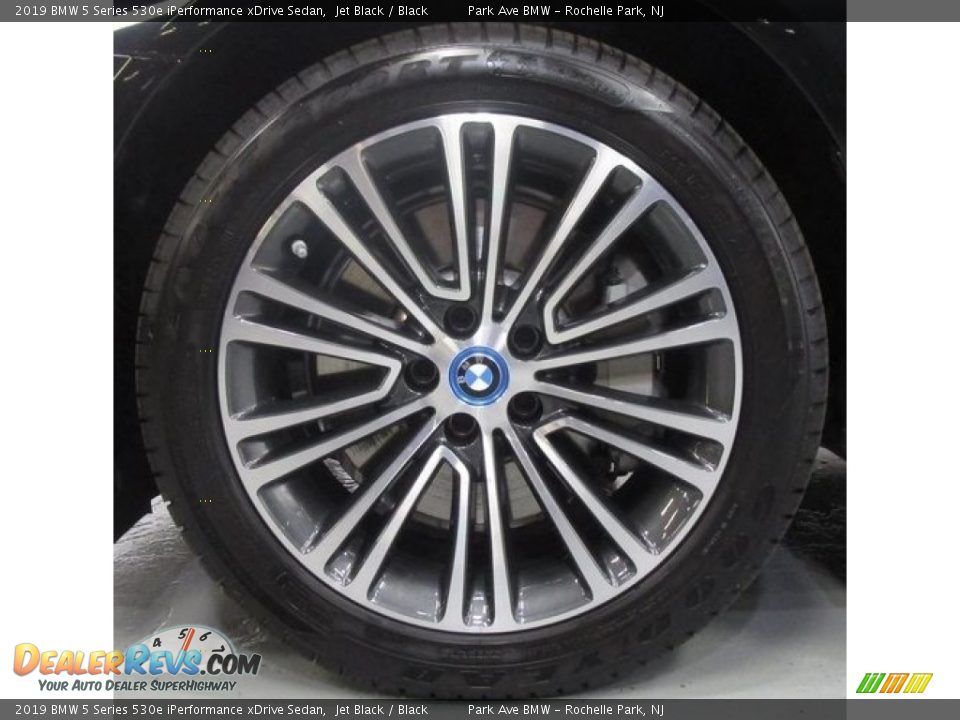 2019 BMW 5 Series 530e iPerformance xDrive Sedan Wheel Photo #29