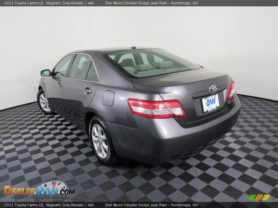 2011 Toyota Camry LE Magnetic Gray Metallic / Ash Photo #10