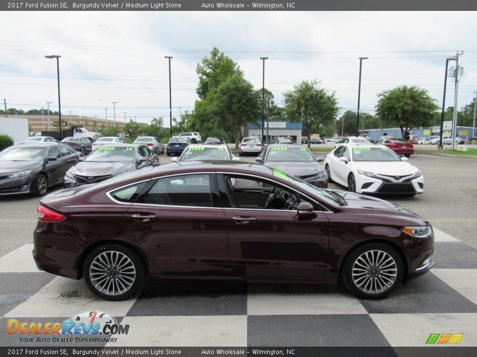 2017 Ford Fusion SE Burgundy Velvet / Medium Light Stone Photo #3