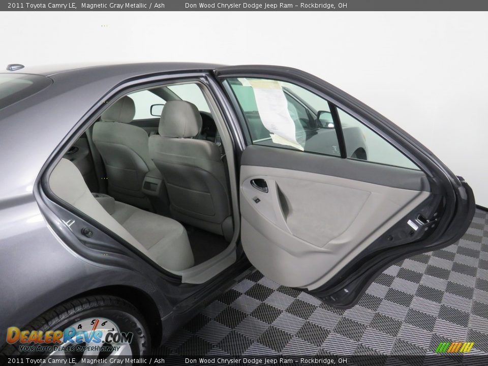 2011 Toyota Camry LE Magnetic Gray Metallic / Ash Photo #26