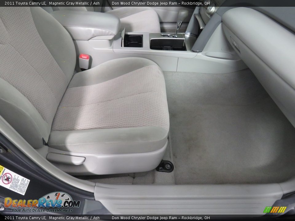 2011 Toyota Camry LE Magnetic Gray Metallic / Ash Photo #29