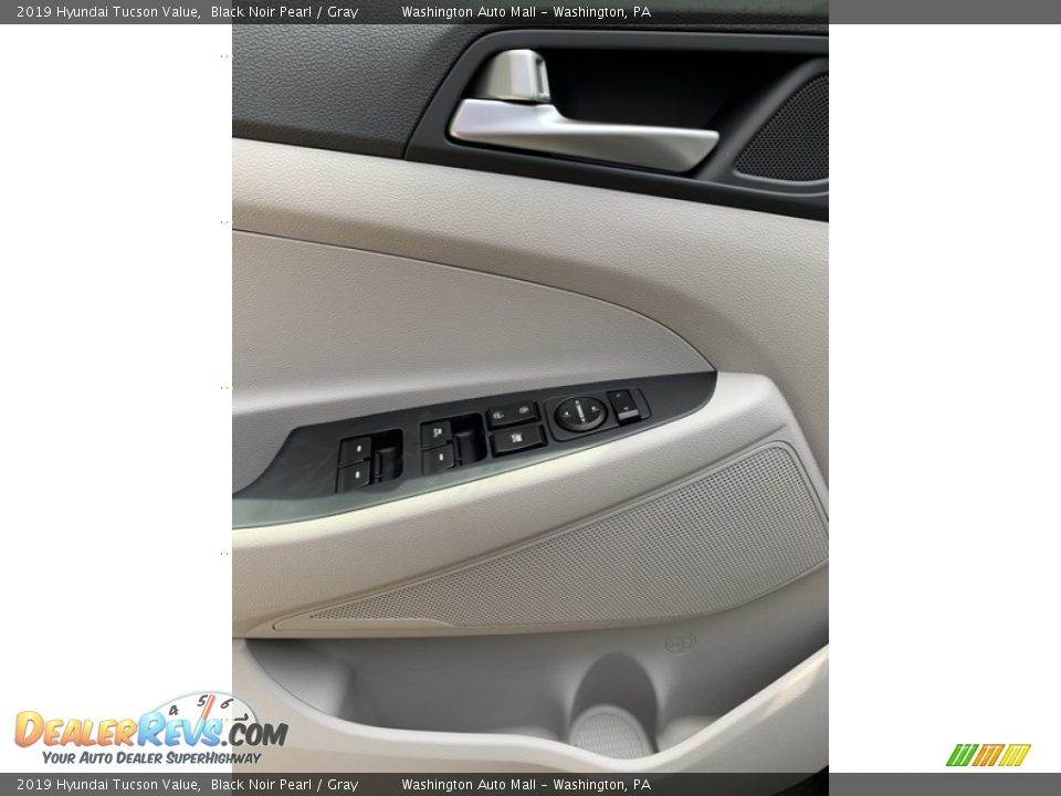 2019 Hyundai Tucson Value Black Noir Pearl / Gray Photo #12