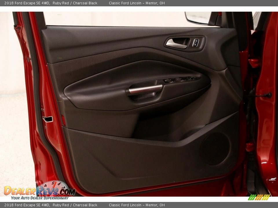 2018 Ford Escape SE 4WD Ruby Red / Charcoal Black Photo #4