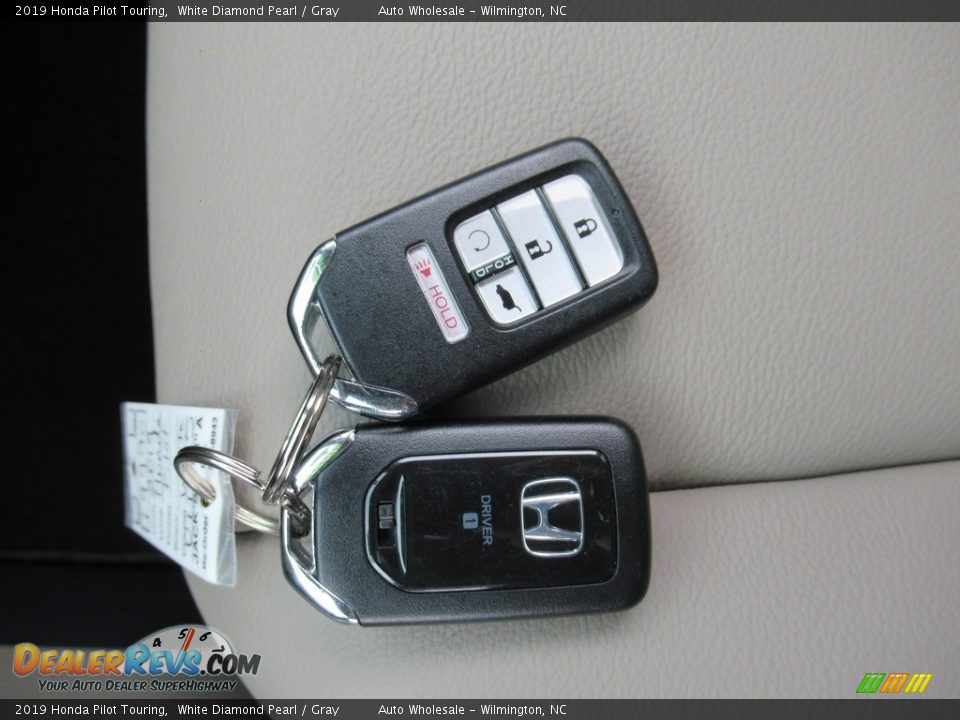 2019 Honda Pilot Touring White Diamond Pearl / Gray Photo #20