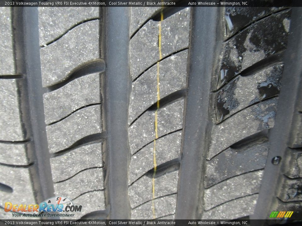 2013 Volkswagen Touareg VR6 FSI Executive 4XMotion Cool Silver Metallic / Black Anthracite Photo #8