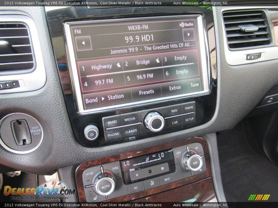 2013 Volkswagen Touareg VR6 FSI Executive 4XMotion Cool Silver Metallic / Black Anthracite Photo #17