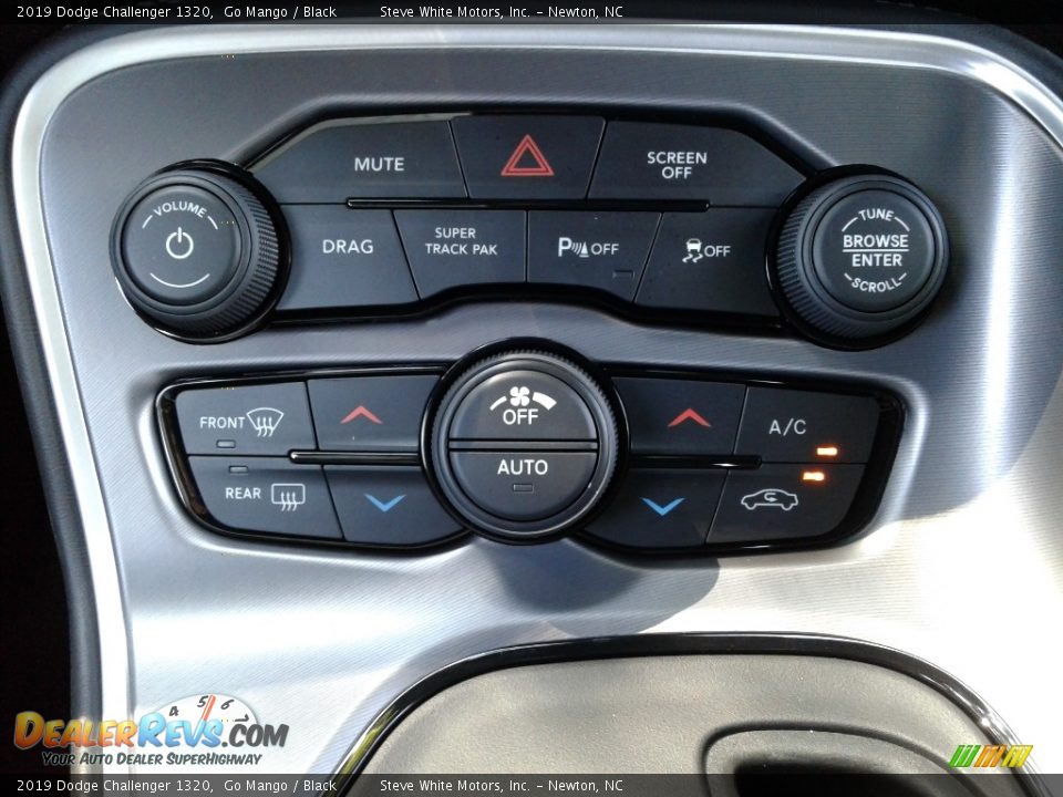 2019 Dodge Challenger 1320 Go Mango / Black Photo #28